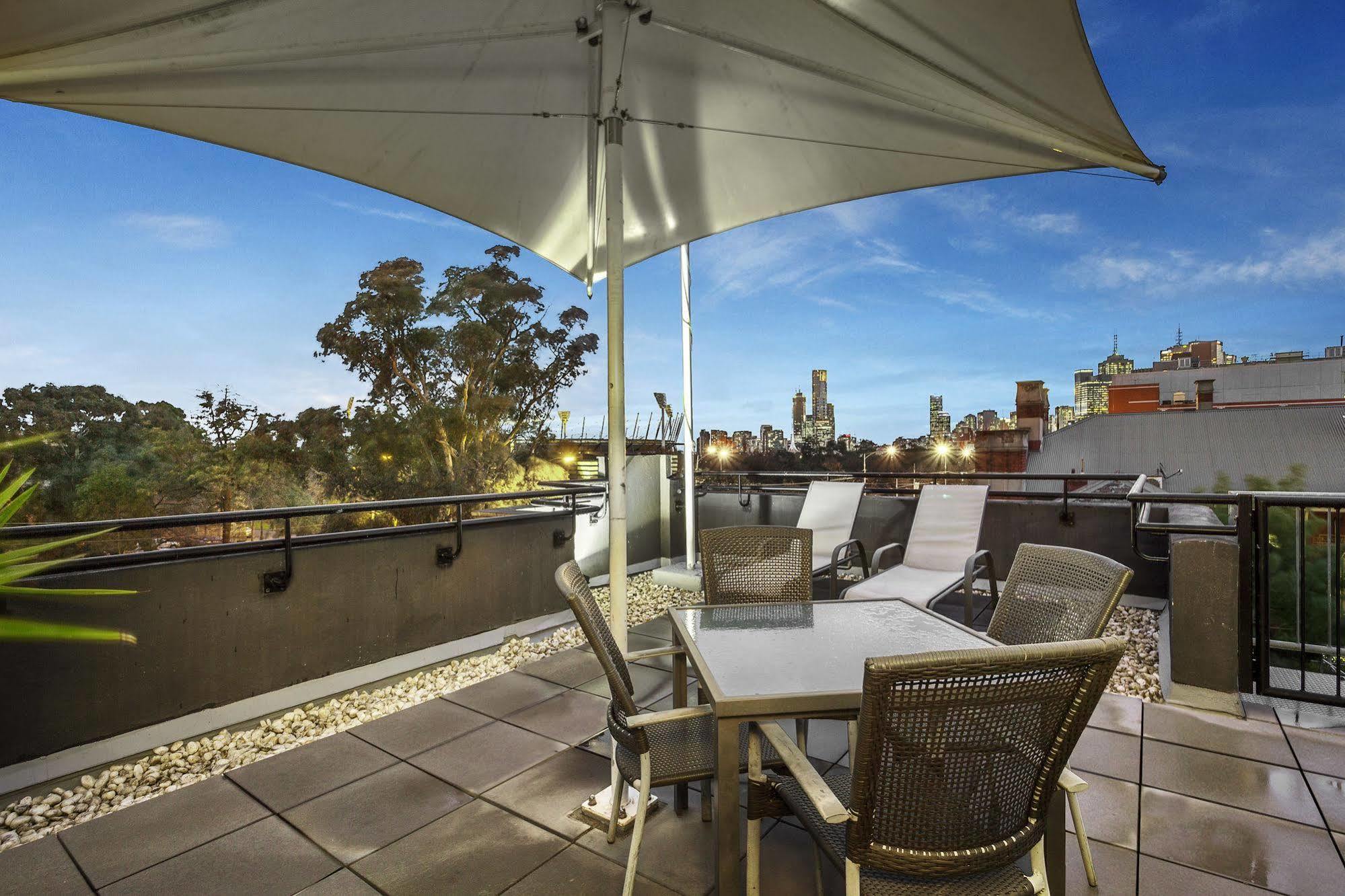 Quest East Melbourne Aparthotel Eksteriør bilde